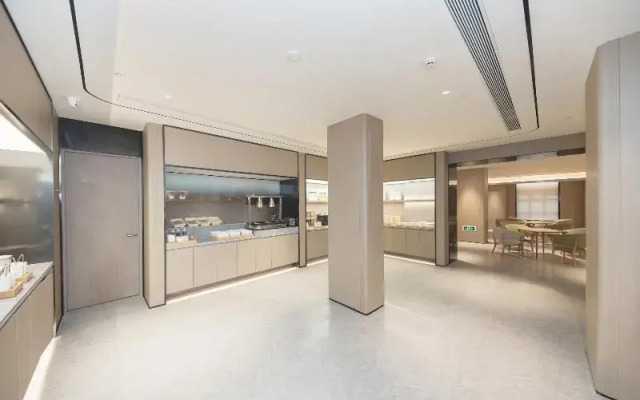 Ji Hotel (North Plaza, Ningbo Railway Station)