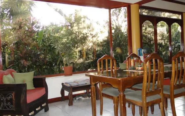 Villa Los Arcos