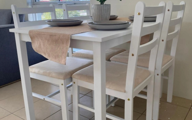 Modern Luxury 1 Bedroom Apartment - Walk to the shops! – Guest Rooms – Perth