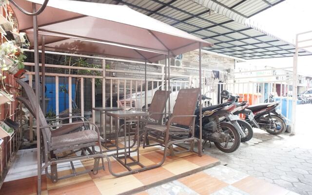 OYO 93003 B32 Homestay