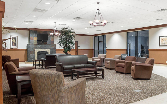 Baymont by Wyndham Jamestown Conference Center & Water Park