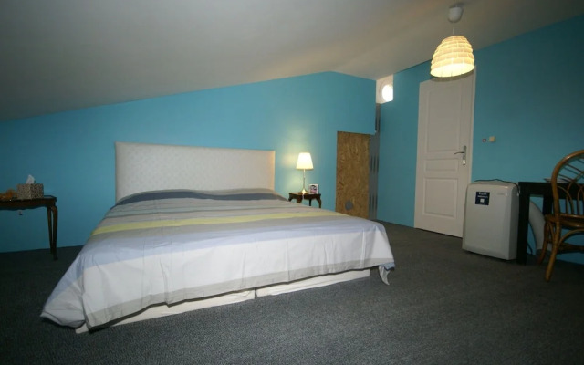 Airconditioned, Spacious Villa in Garéoult With a Private Pool