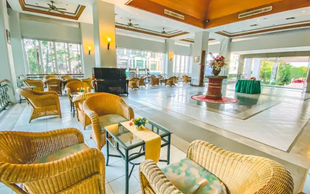 K Park Grand Hotel