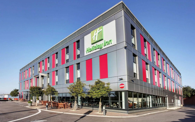 Holiday Inn London - Luton Airport by IHG