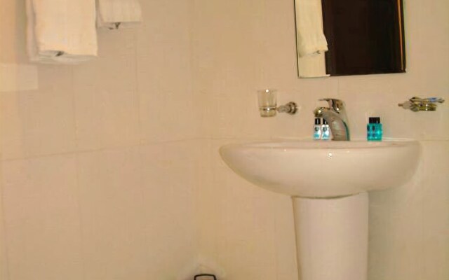 Hotel Pirosmani