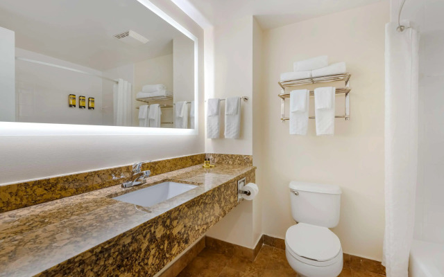 Best Western Plus Universal Inn