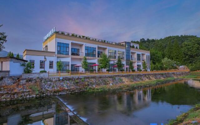 Lanting Creek bank · River · Fishing · Family Homestay