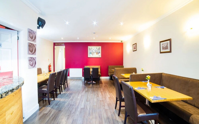 Oyo Douglas Hotel