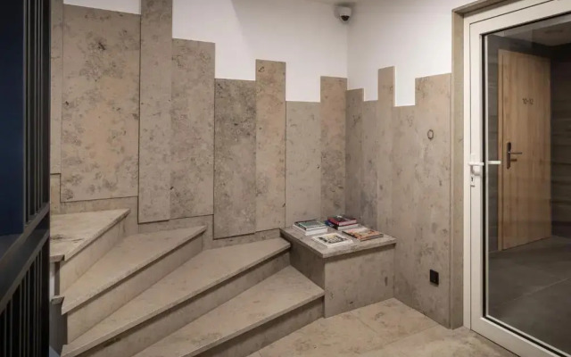 Home & Work Apartments