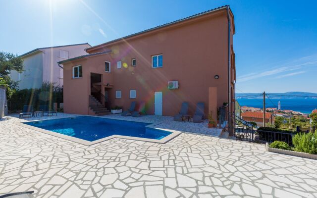 Apartment Tomica - open pool: A4 dvoetažni Novi Vinodolski, Riviera Crikvenica