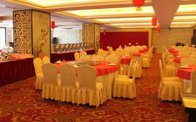 Huizhou Tangquan Golf Club - 4 Nights, Guangdong Province, China