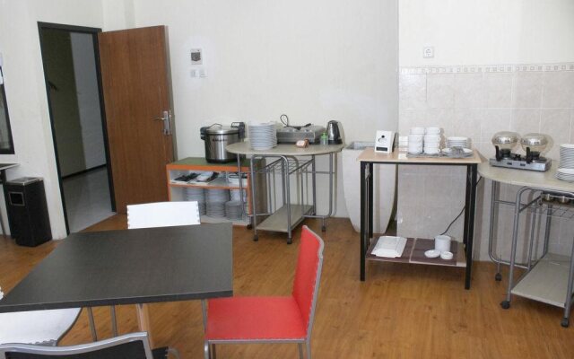 Hotel Kita Surabaya by Airy