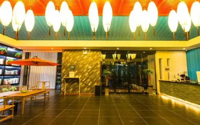 Yixian Sunshine Travel Inn (Xinxiang Hongmen University Town Branch)