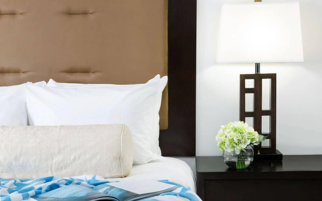 Sawgrass Grand Hotel and Suites Sports Complex