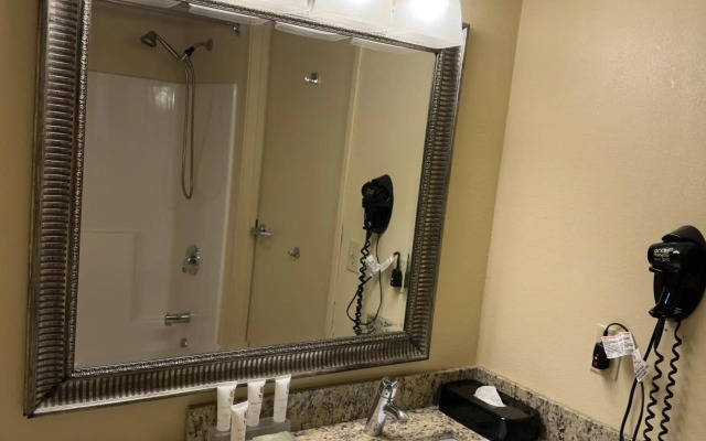 Country Inn & Suites by Radisson, Macedonia, OH