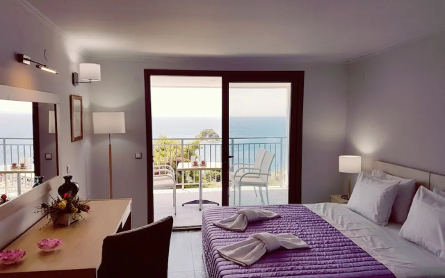 La Luna Hotel