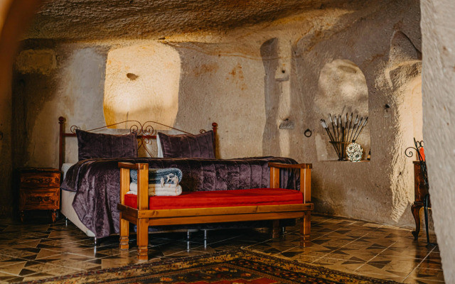 Helios Cave Hotel