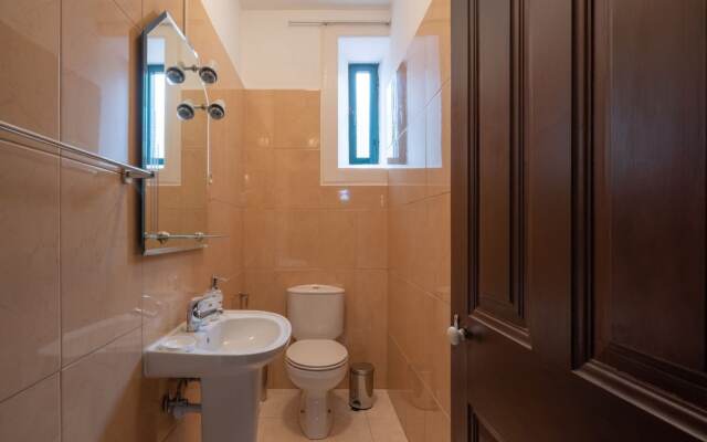 Historical Villa in Heart of the City Center