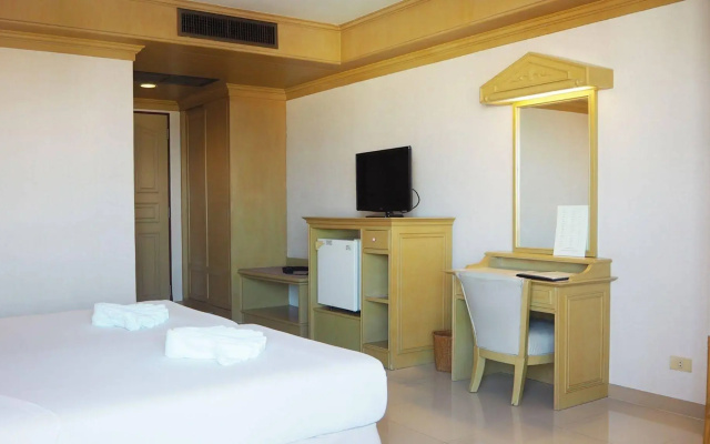 City Beach Resort