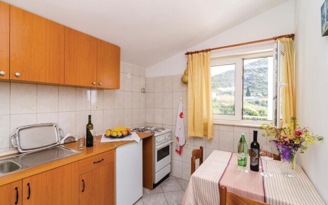 Awesome Home in Plat With Wifi and 1 Bedrooms