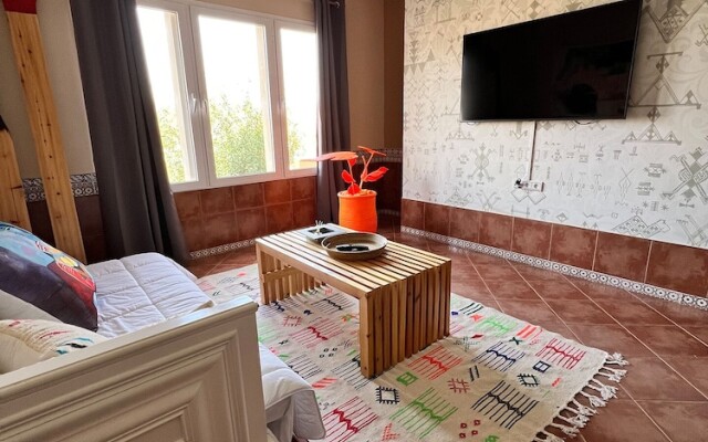 ART POiNT GUESTHOUSE