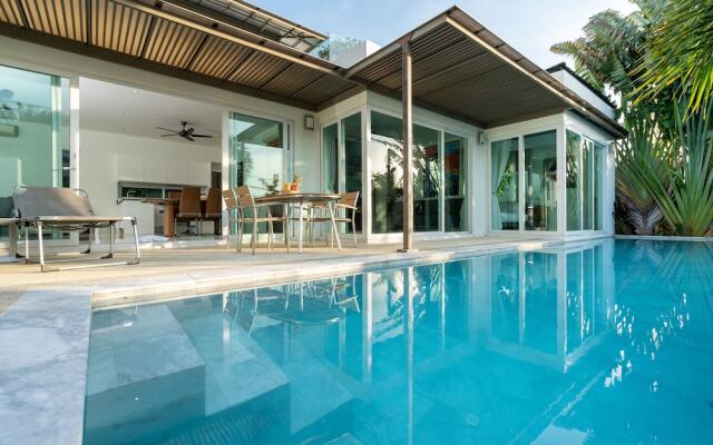Tropical Pool Villa With Private Rooftop