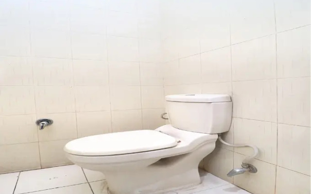 Oyo 30127 Hotel Sabina International