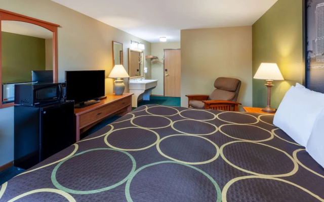 Super 8 By Wyndham Berlin Wi