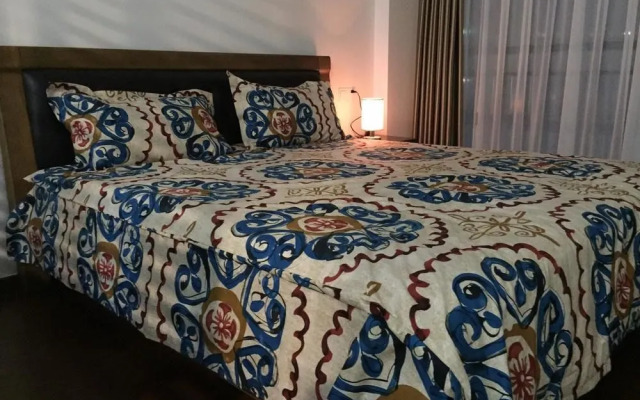 Yujiahui Characteristic Theme Apartment