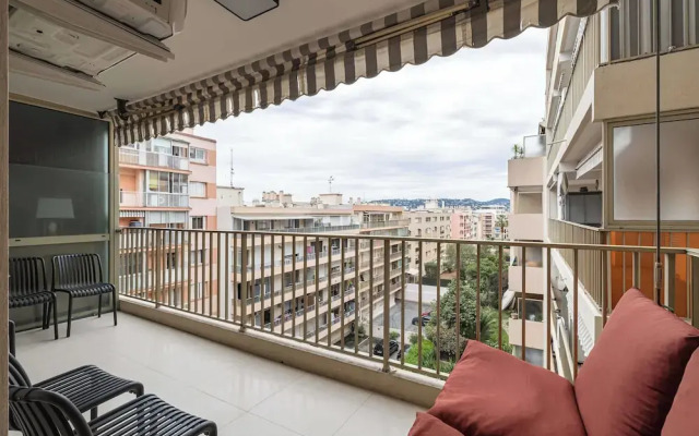 Renovated Flat 250m From the Beach - Town Centre - 2br/6p