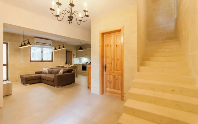Naduri, Beautiful Gozitan Villa + Pool