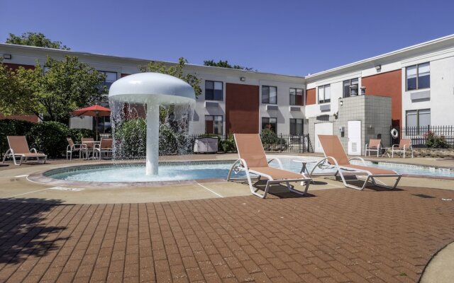 Red Lion Inn & Suites Hershey