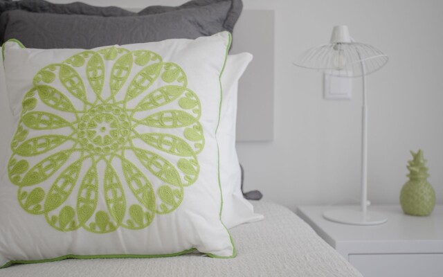 Liiiving -Luxury River View Apartment IV