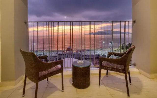 Panorama Beachfront Nha Trang by LYN Condotel