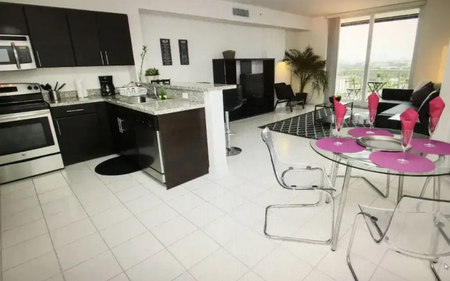 Miami by Vacation District