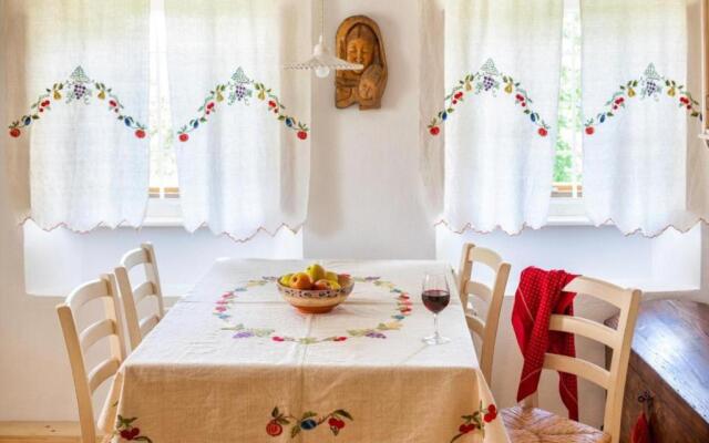 Traditional House Kal With Whirlpool