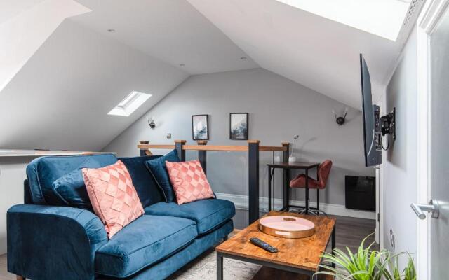 Lovely 2-bed double en-suite with Cathedral views