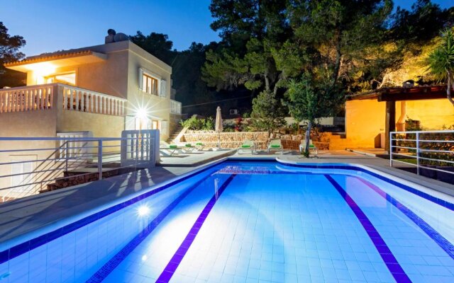 Villa in Ibiza Town, sleeps 6 - Can Damia