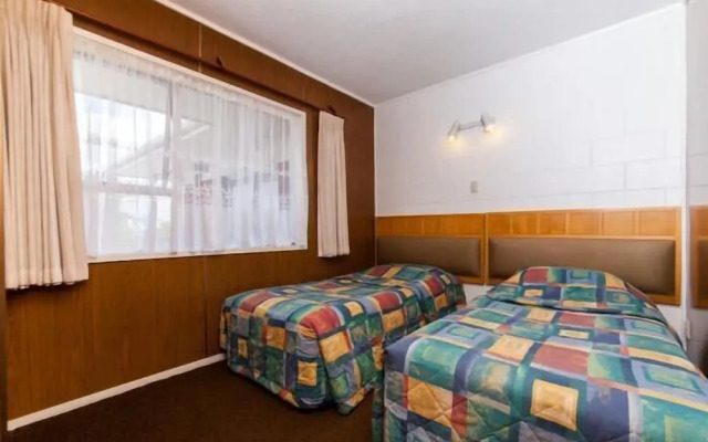 Sunset Lodge Motel