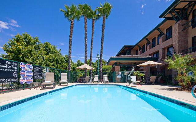 Hampton Inn & Suites Agoura Hills