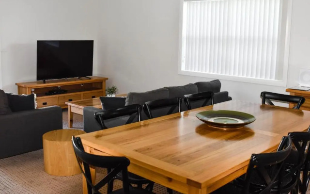 Best Western Charles Sturt Suites & Apartments