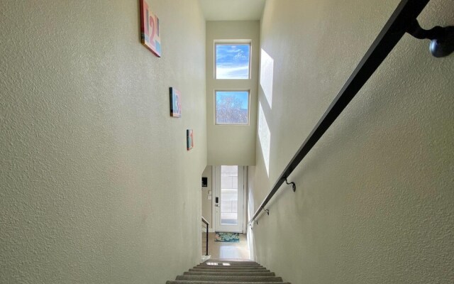 Classy Townhome near Old Town, Breweries, & River!