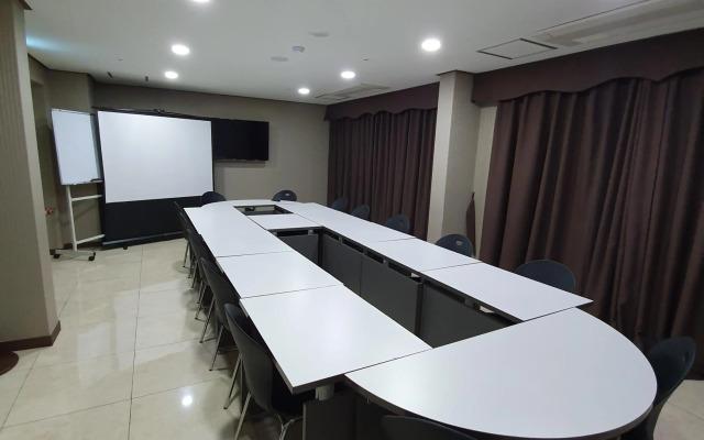 Cs Premier Hotel