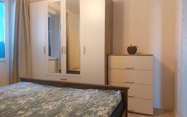 Olivinn на набережной Варкауса