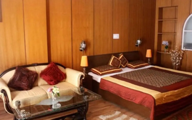 Hotel Himshikhar Joshimath