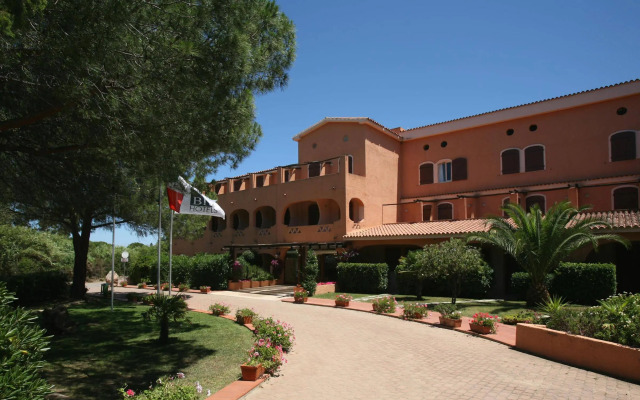 Blu Hotel Laconia Village