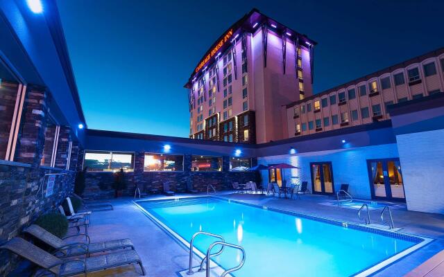 Carriage House Hotel & Conference Centre