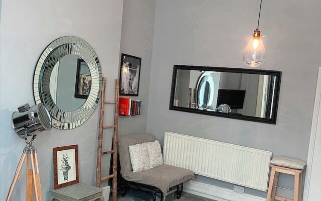 Commodious Studio Apartment in Westfield