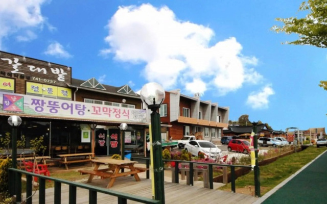 Suncheon Bay Reed Field Pension