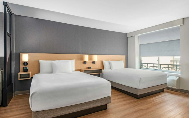 Hyatt Place Riverside Downtown